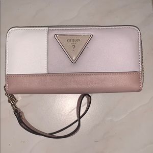 GUESS hand wallet